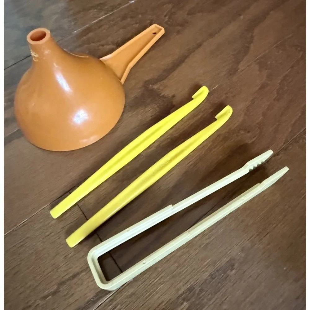 Lot of 4 VTG Tupperware Gadgets 2 Citrus Peelers Toast Tongs Large Funnel
